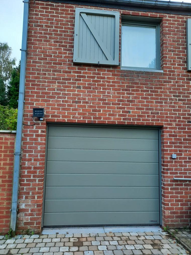 Hörmann - Moderne garagepoort M-profilering Grijs, uit staal
