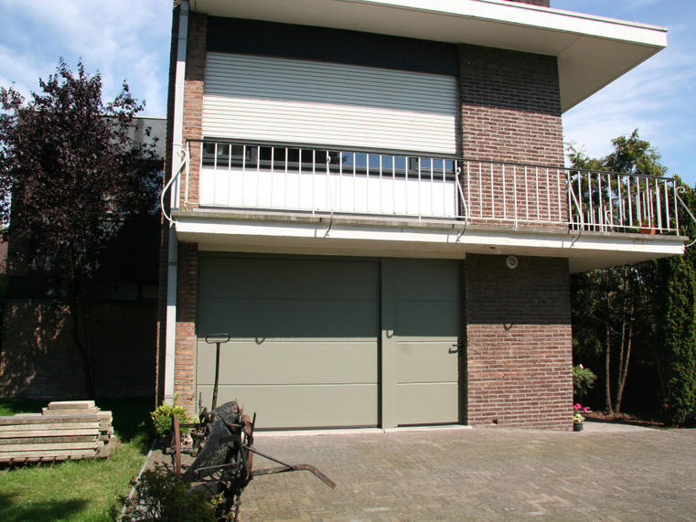 Hörmann - Klassieke garagepoort L-profilering Beige, uit staal