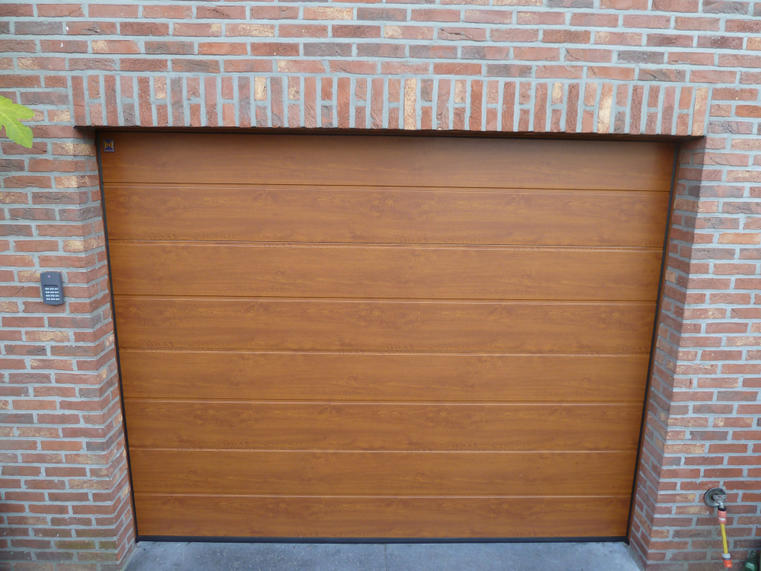 Hörmann - Klassieke garagepoort M-profilering Houtlook, uit staal