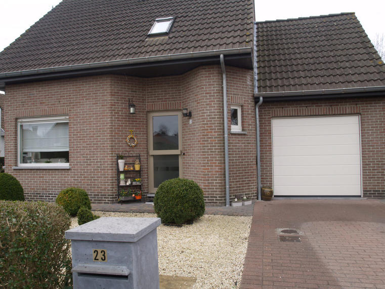 Hörmann - Klassieke garagepoort M-profilering Wit, uit staal