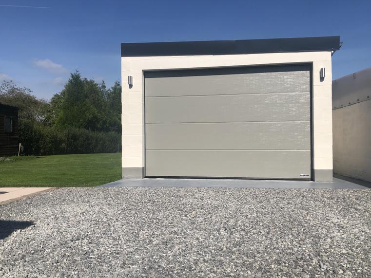 Hörmann - Moderne garagepoort L-profilering Groen, uit staal