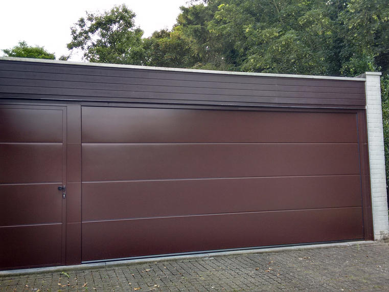 Hörmann - Klassieke garagepoort L-profilering Bruin, uit staal