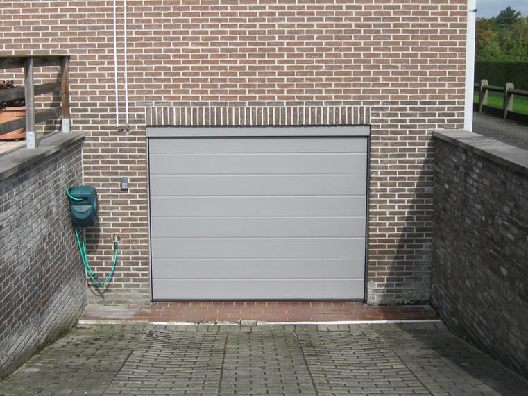 Hörmann - Klassieke garagepoort M-profilering Grijs, uit staal