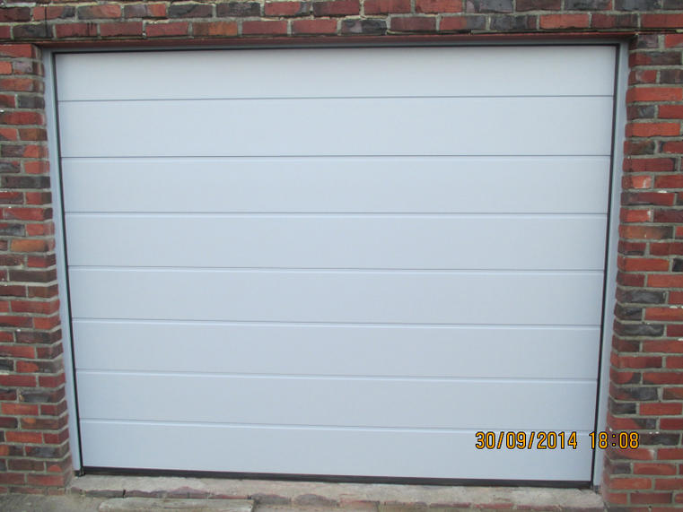 Hörmann - Klassieke garagepoort M-profilering Wit, uit staal