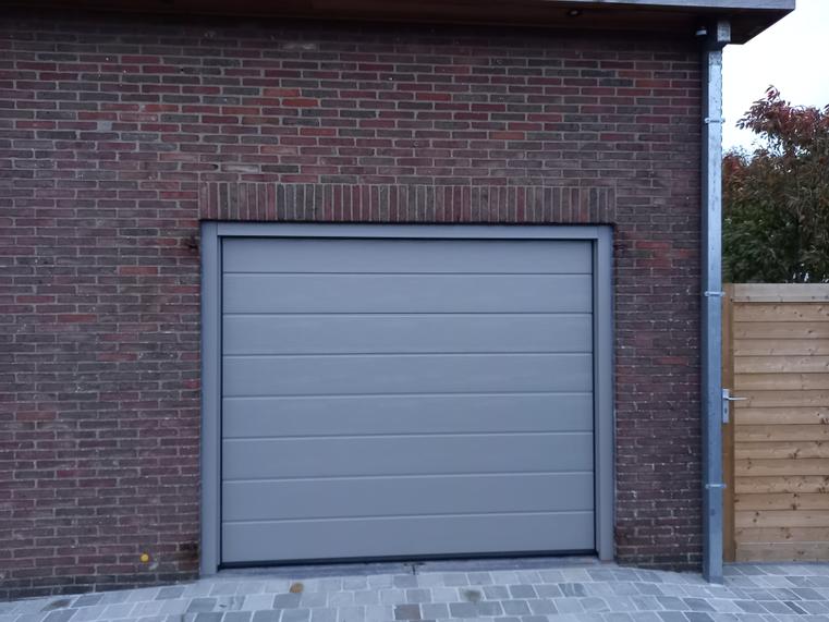 Hörmann - Klassieke garagepoort M-profilering Grijs, uit staal