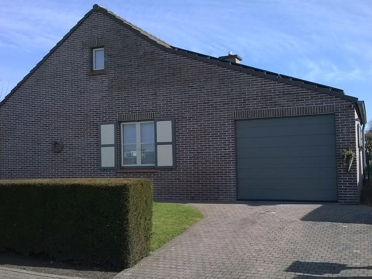 Hörmann - Klassieke garagepoort M-profilering Grijs, uit staal