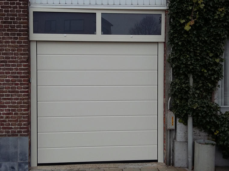 Hörmann - Klassieke garagepoort M-profilering Wit, uit staal