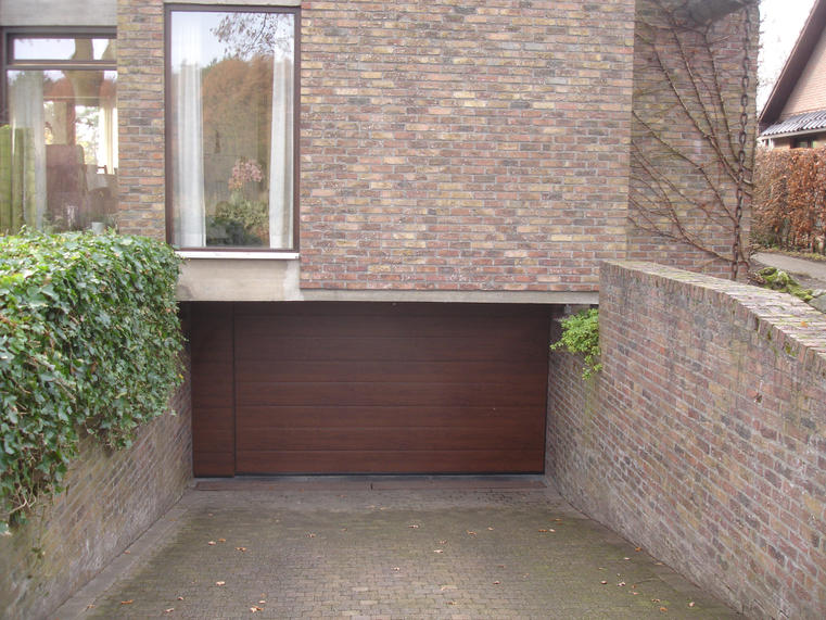 Hörmann - Klassieke garagepoort M-profilering Houtlook, uit staal