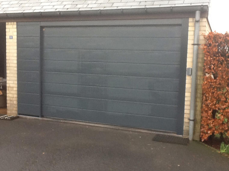Hörmann - Klassieke garagepoort M-profilering Grijs, uit staal