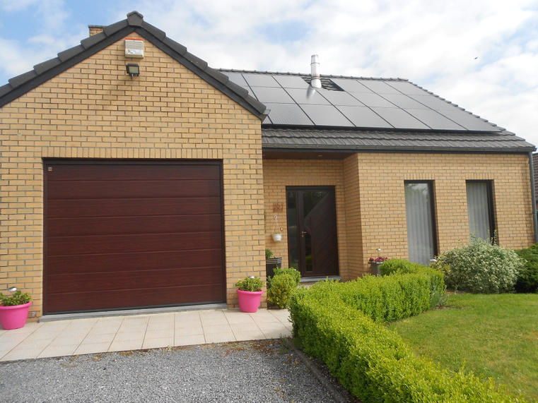 Hörmann - Klassieke garagepoort M-profilering Bruin, uit staal