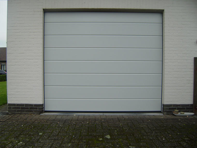 Hörmann - Klassieke garagepoort M-profilering Wit, uit staal