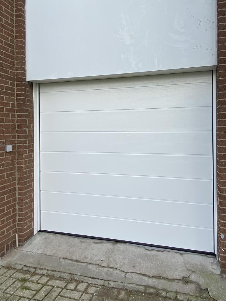 Hörmann - Klassieke garagepoort M-profilering Wit, uit staal