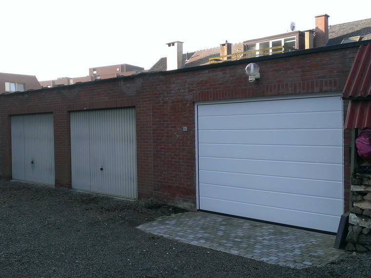 Hörmann - Klassieke garagepoort M-profilering Wit, uit staal