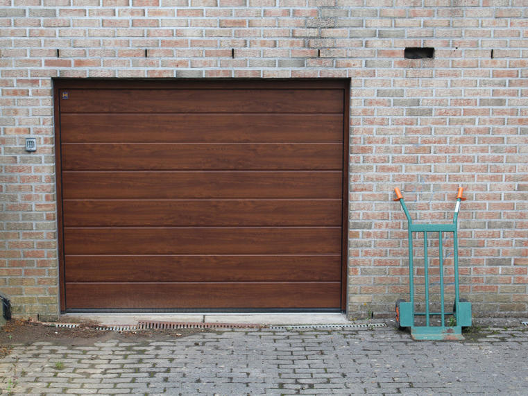 Hörmann - Klassieke garagepoort M-profilering Houtlook, uit staal