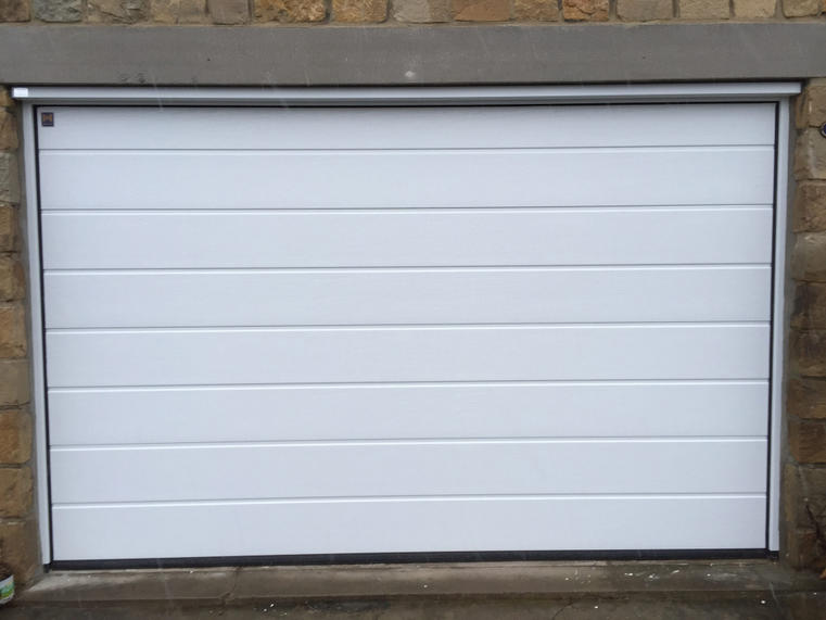 Hörmann - Klassieke garagepoort M-profilering Wit, uit staal