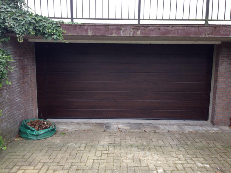 Hörmann - Klassieke garagepoort M-profilering Houtlook, uit staal