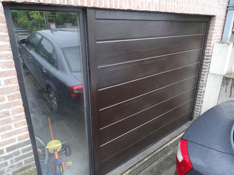 Hörmann - Klassieke garagepoort M-profilering Bruin, uit staal