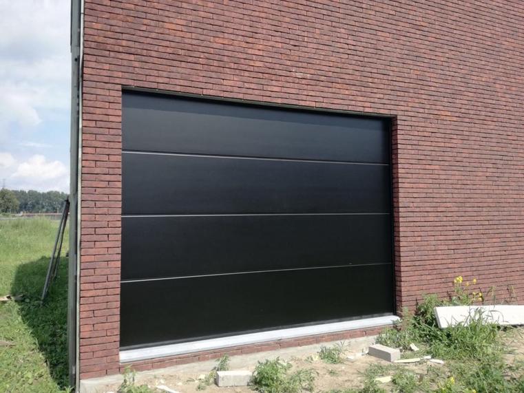 Hörmann - Moderne garagepoort L-profilering Zwart, uit staal