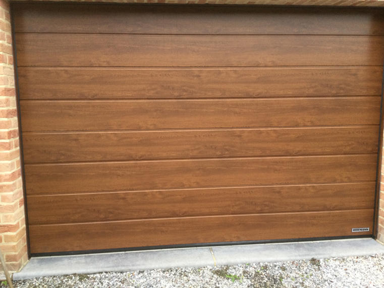 Hörmann - Klassieke garagepoort M-profilering Houtlook, uit staal