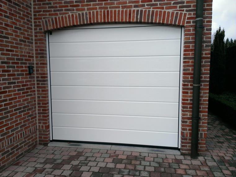 Hörmann - Klassieke garagepoort M-profilering Wit, uit staal