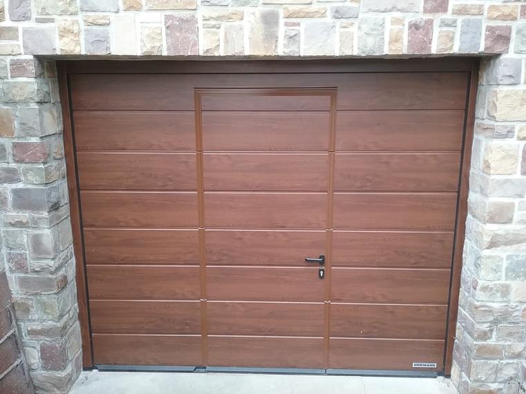 Hörmann - Klassieke garagepoort M-profilering Bruin, uit staal