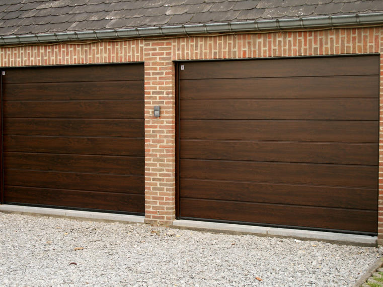 Hörmann - Klassieke garagepoort M-profilering Bruin, uit staal