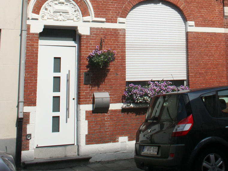 Hörmann - Klassieke voordeur met glas  Wit, uit aluminium