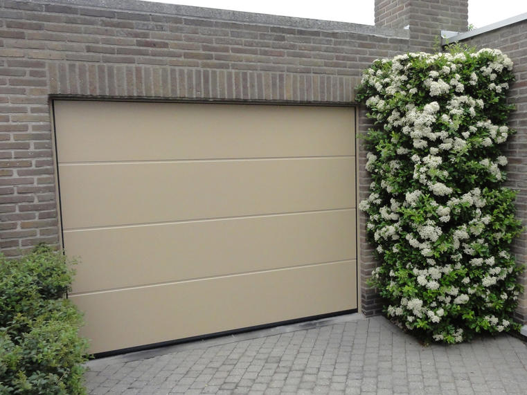 Hörmann - Klassieke garagepoort L-profilering Beige, uit staal