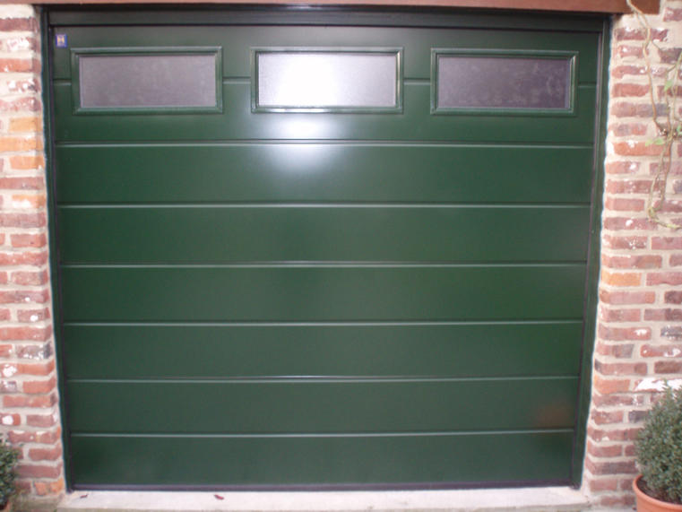 Hörmann - Klassieke garagepoort M-profilering Groen, uit staal