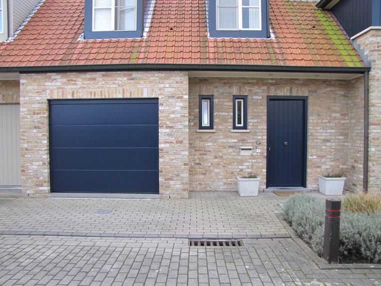Hörmann - Landelijke garagepoort L-profilering Blauw, uit staal