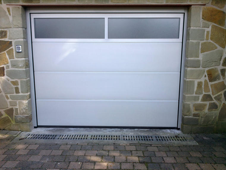 Hörmann - Klassieke garagepoort L-profilering Wit, uit staal