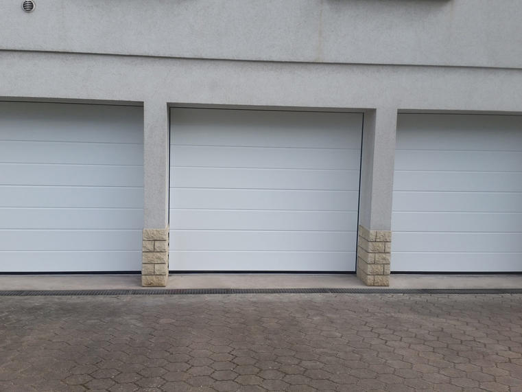 Hörmann - Klassieke garagepoort M-profilering Wit, uit staal