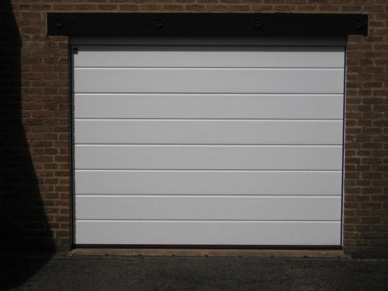 Hörmann - Klassieke garagepoort M-profilering Wit, uit staal