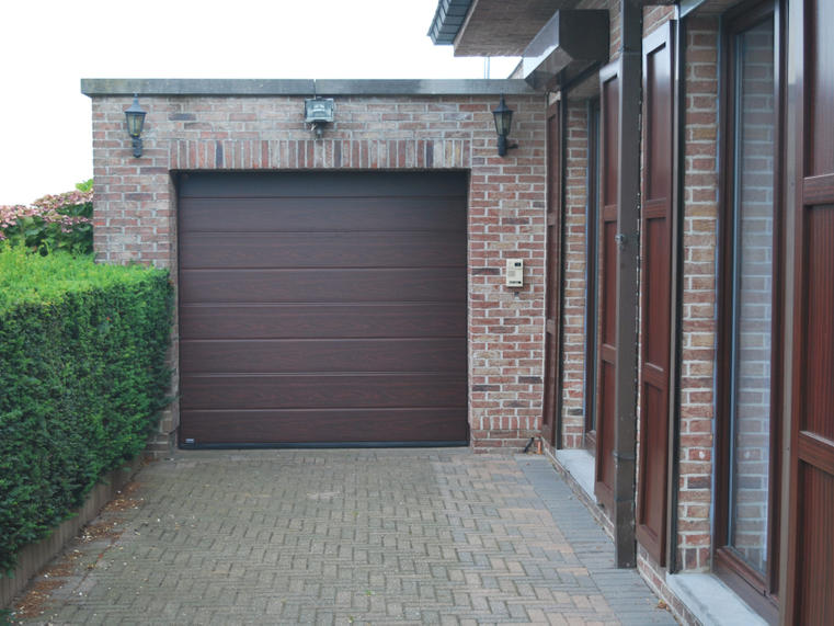 Hörmann - Klassieke garagepoort M-profilering Houtlook, uit staal