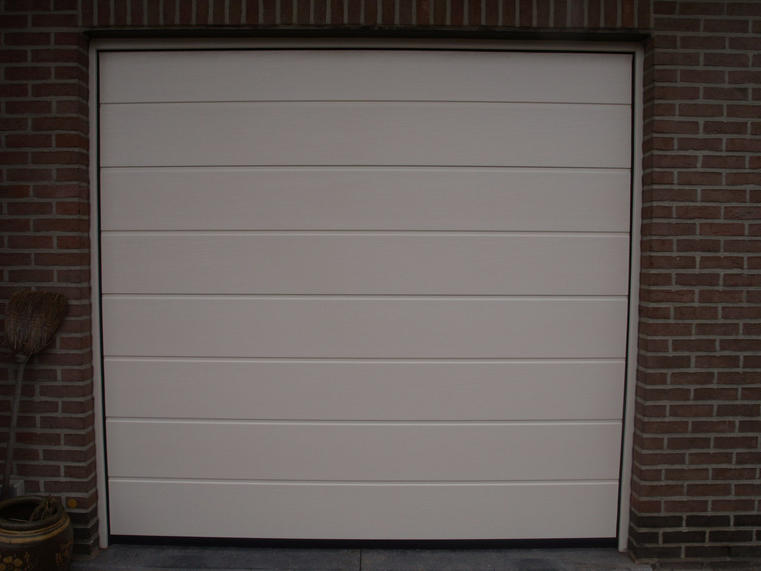 Hörmann - Klassieke garagepoort M-profilering Wit, uit staal