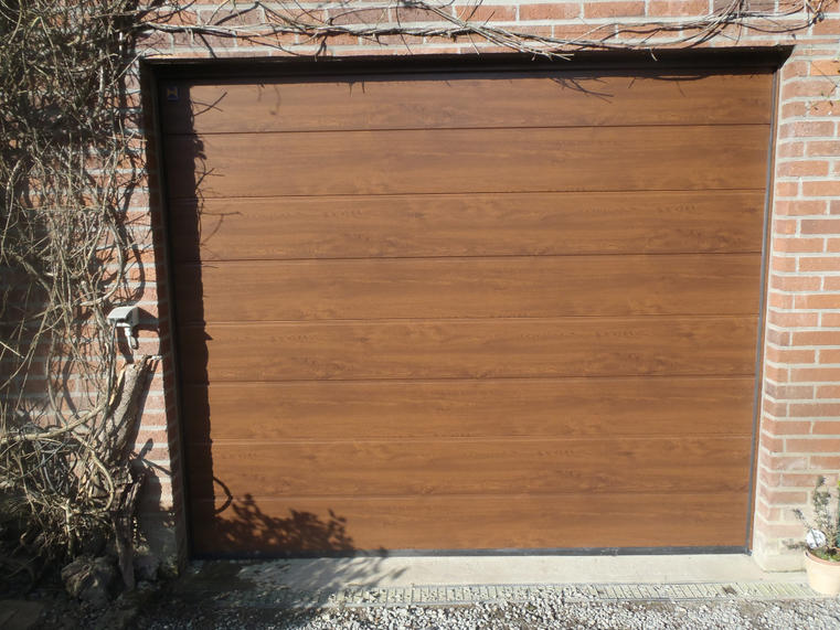 Hörmann - Klassieke garagepoort M-profilering Houtlook, uit staal