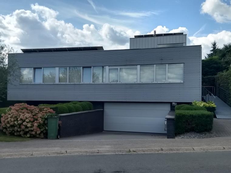 Hörmann - Moderne garagepoort L-profilering Houtlook, uit staal