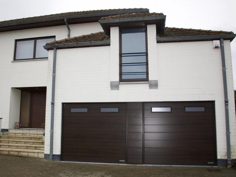 Hörmann - Klassieke garagepoort M-profilering Bruin, uit staal