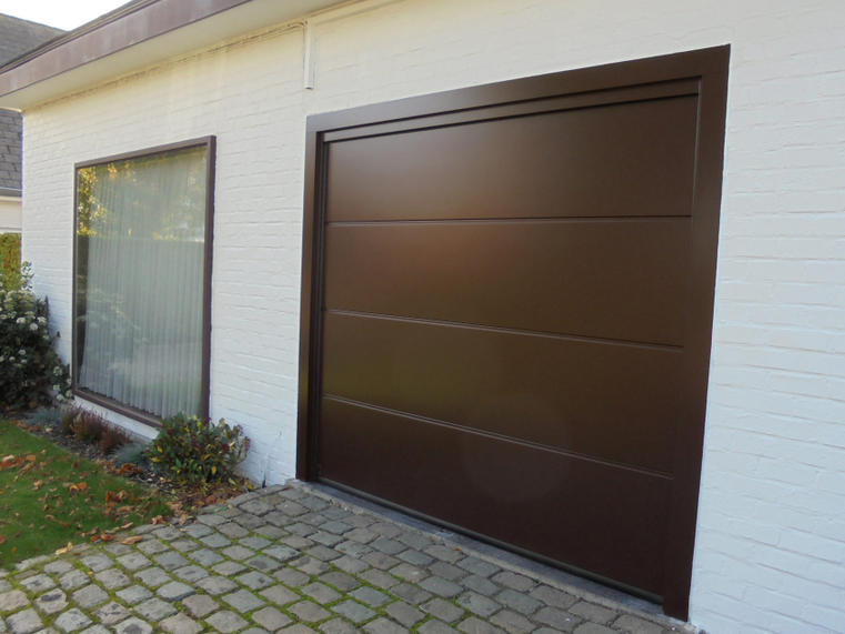 Hörmann - Klassieke garagepoort L-profilering Bruin, uit staal
