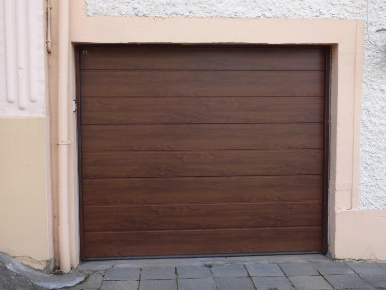 Hörmann - Klassieke garagepoort M-profilering Houtlook, uit staal