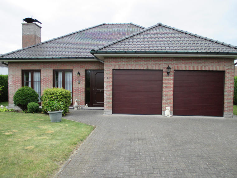 Hörmann - Klassieke garagepoort M-profilering Houtlook, uit staal