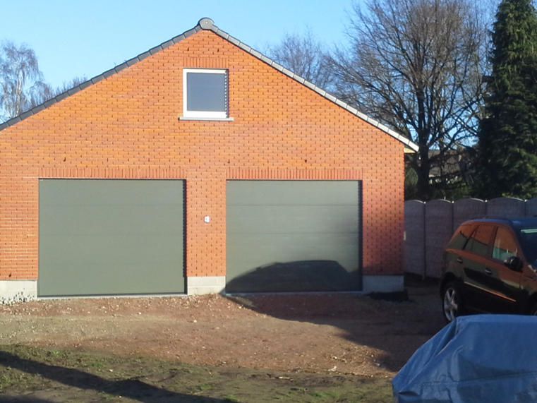 Hörmann - Klassieke garagepoort L-profilering Groen, uit staal
