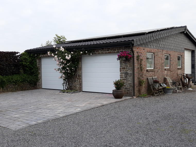 Hörmann - Klassieke garagepoort M-profilering Wit, uit staal