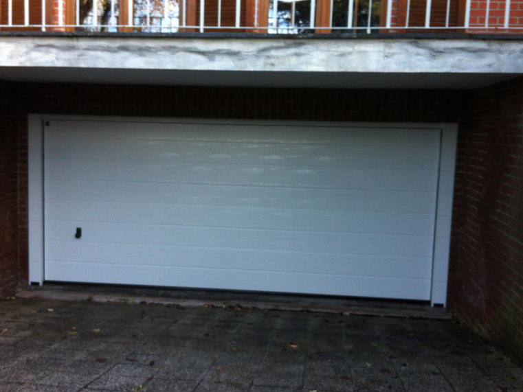Hörmann - Klassieke garagepoort M-profilering Wit, uit staal