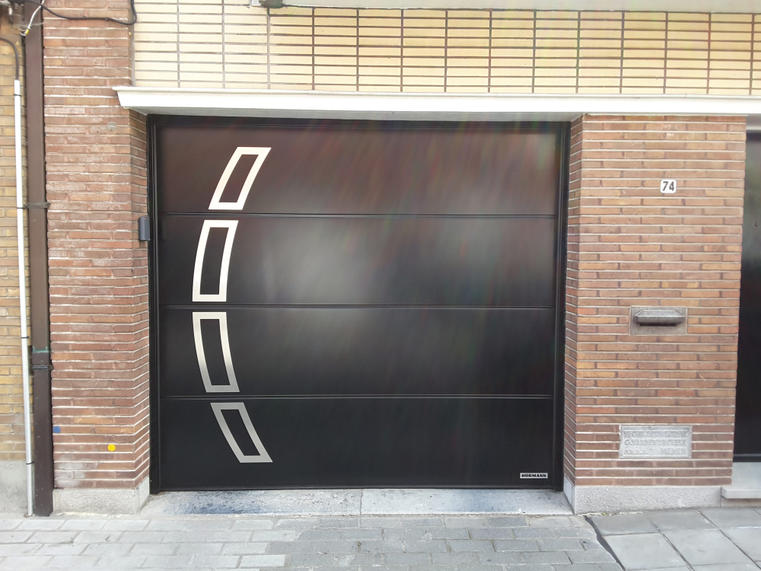 Hörmann - Moderne garagepoort L-profilering Bruin, uit aluminium