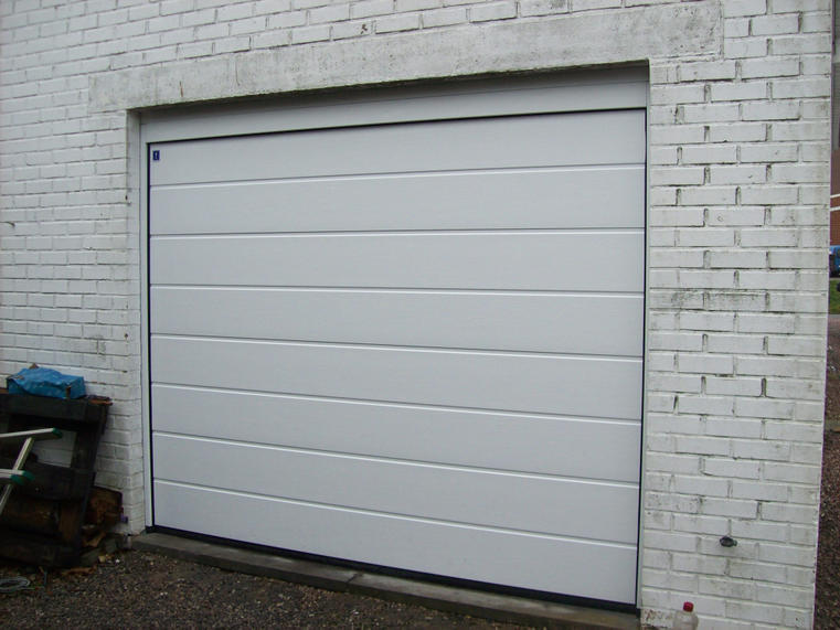 Hörmann - Klassieke garagepoort M-profilering Wit, uit staal