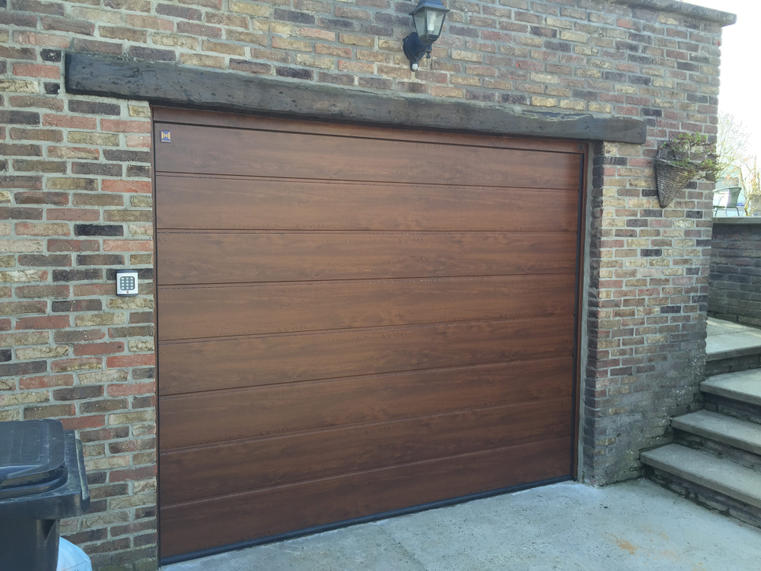 Hörmann - Klassieke garagepoort M-profilering Houtlook, uit staal