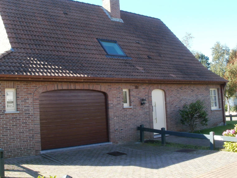 Hörmann - Klassieke garagepoort S-profilering Bruin, uit staal