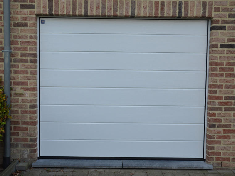 Hörmann - Klassieke garagepoort M-profilering Wit, uit staal