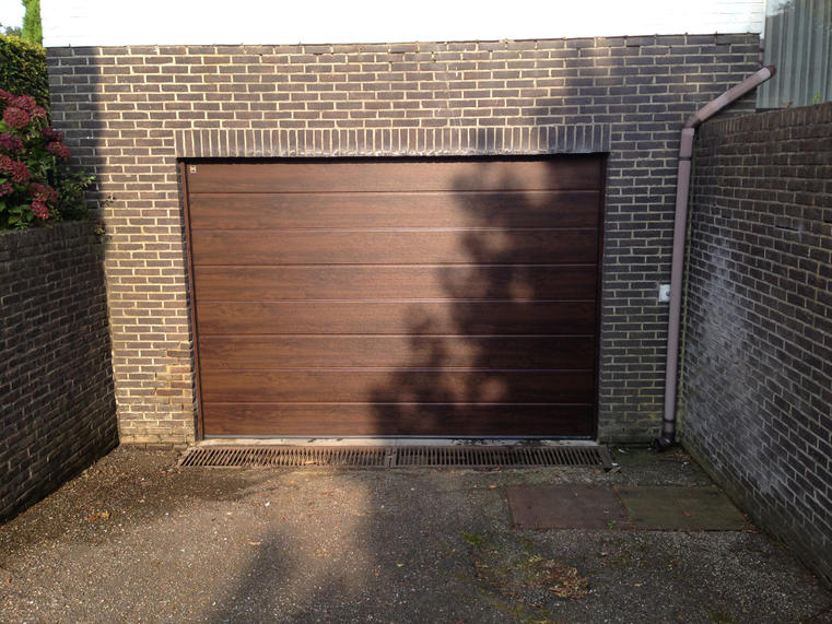 Hörmann - Klassieke garagepoort M-profilering Houtlook, uit staal